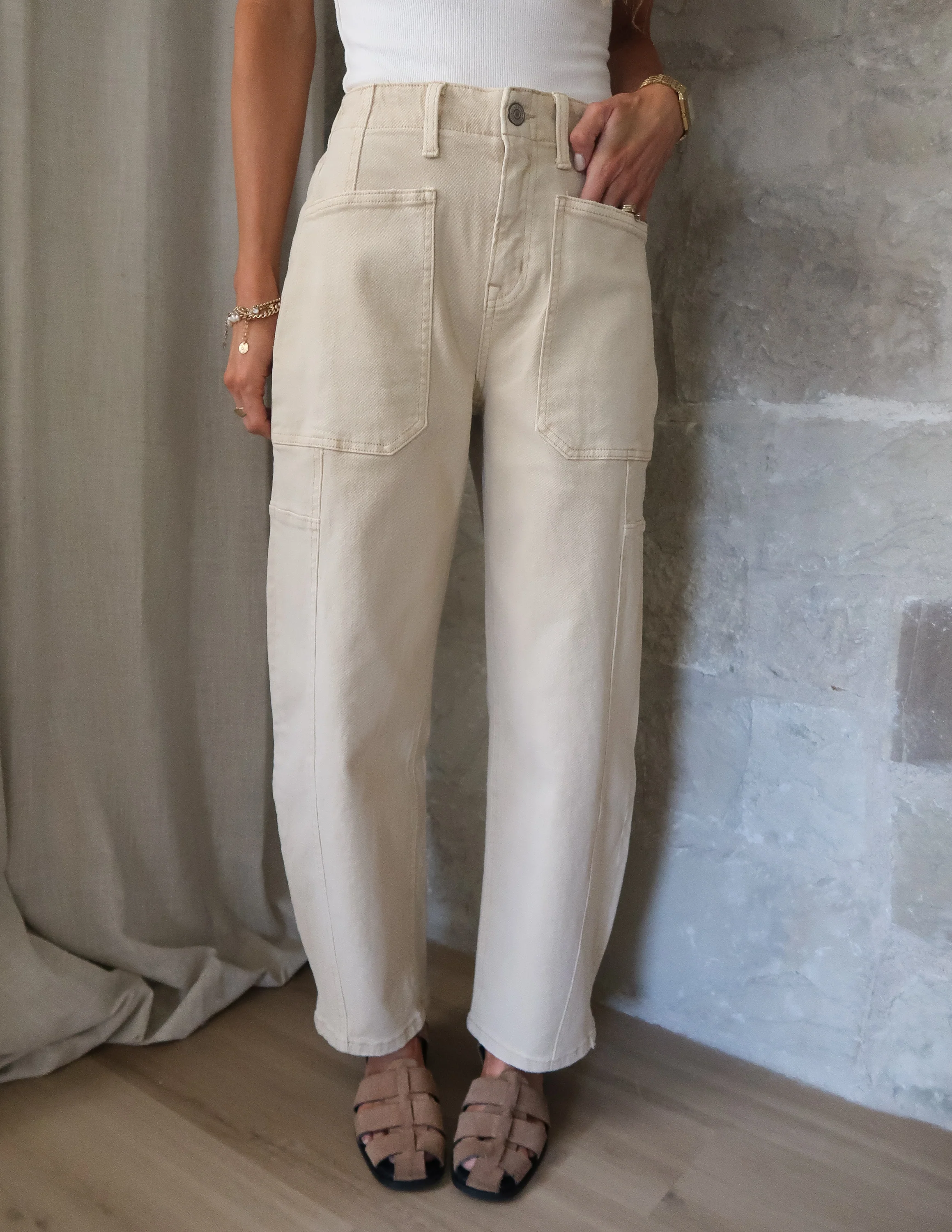 Kimmi Barrel Jeans - Image 2
