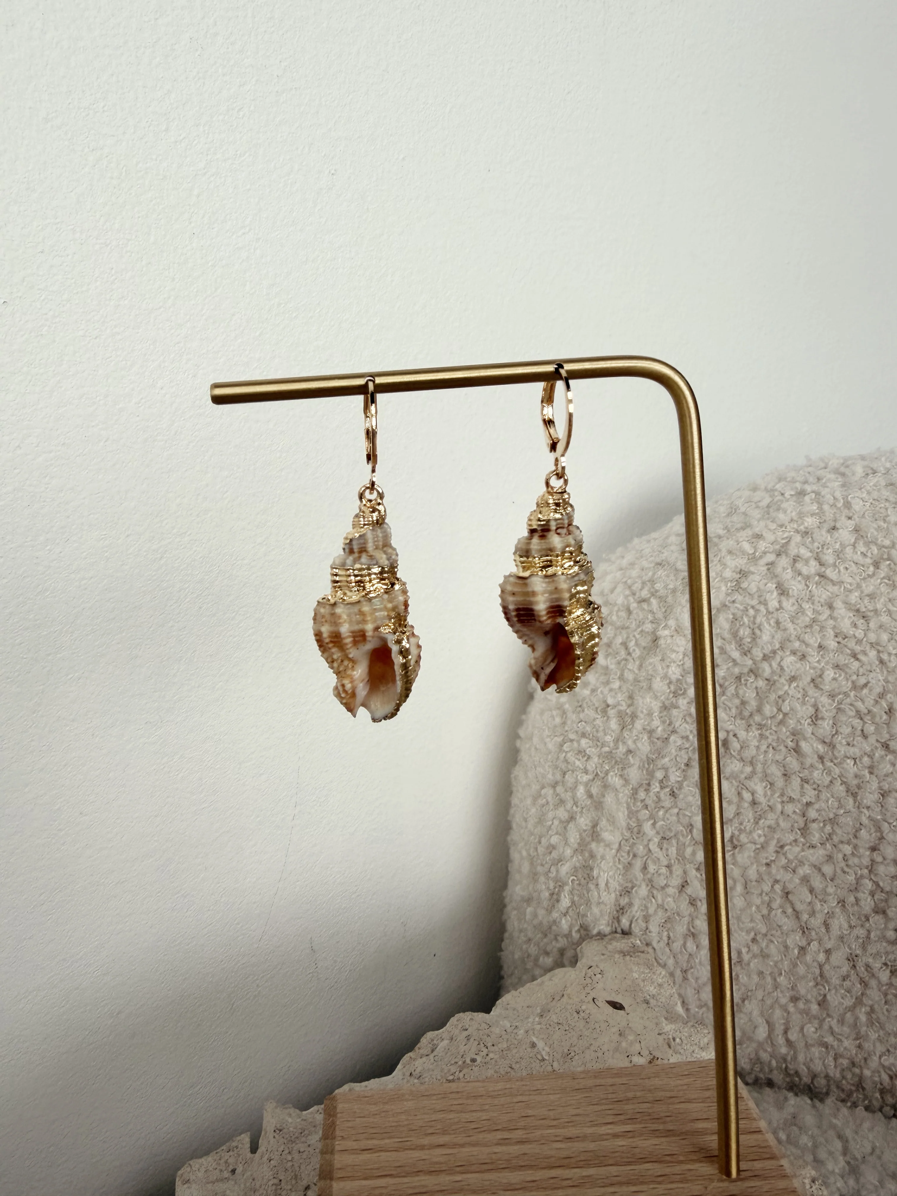 North Shore Shell Earring - Image 3