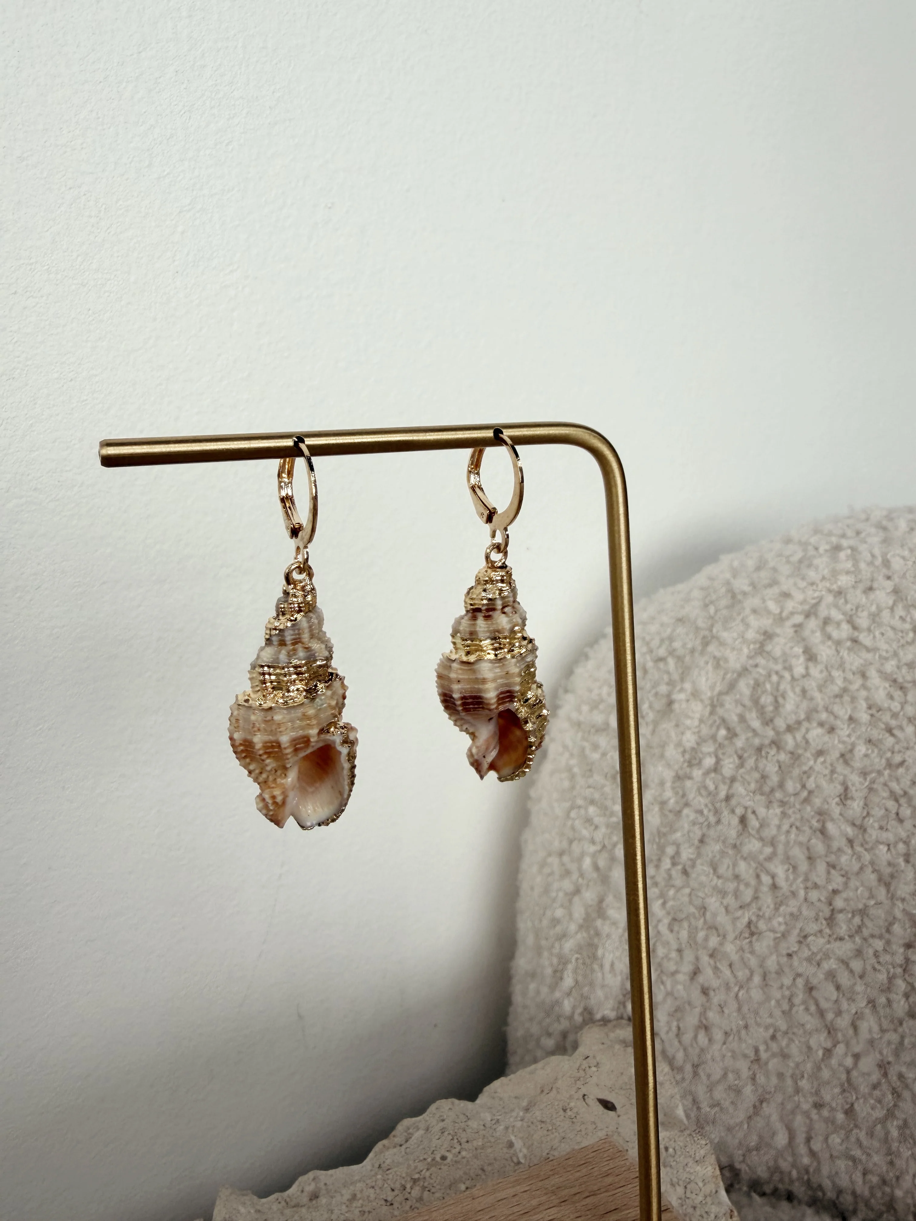 North Shore Shell Earring - Image 4