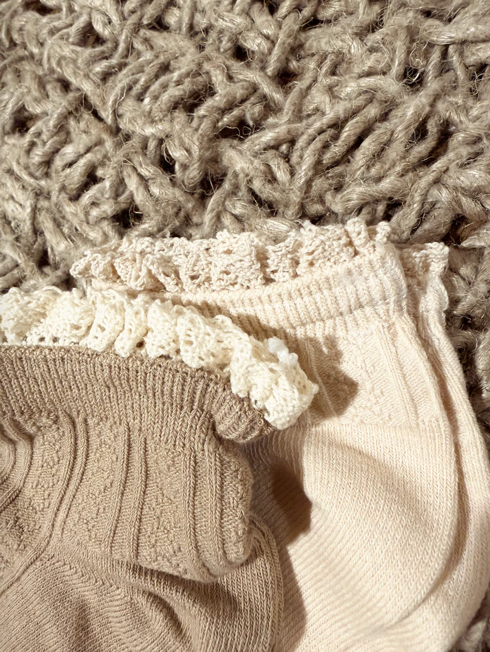 Short Lace Detail Socks - Image 2